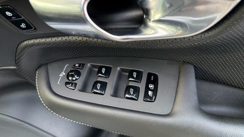 Volvo Xc90 2.0 B6P [300] R DESIGN Pro 5dr AWD Geartronic Petrol Estate